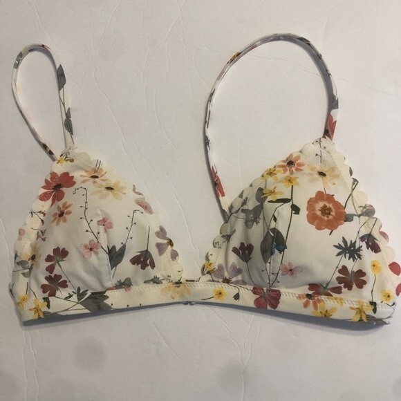 H&M Size 6 White Floral Scalloped Edge Adjustable Fit Padded Swim Bikini Top - Picture 2 of 10